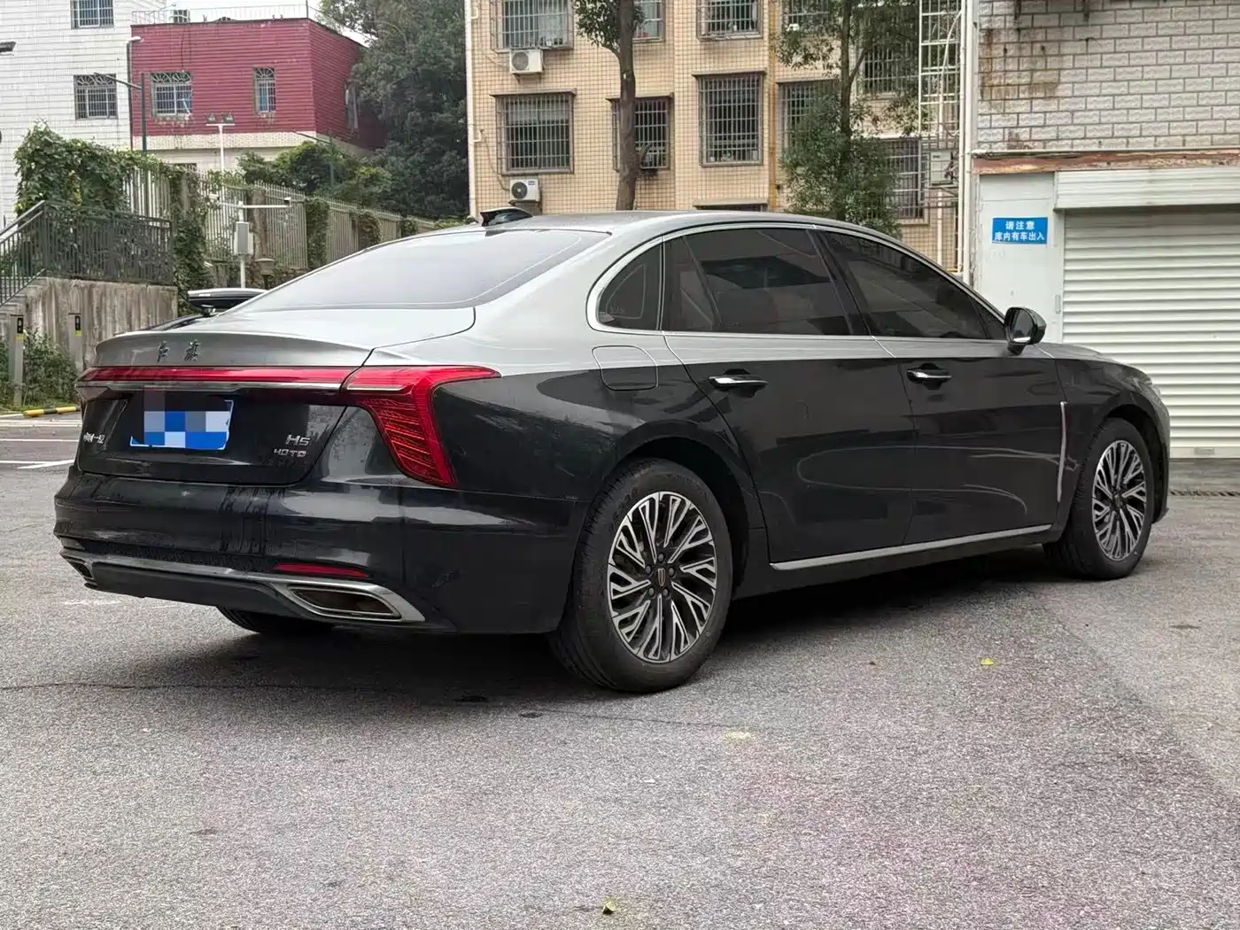 Hongqi H5 2025 2.0T Automatic Flag Celebration 500,000 Units Anniversary Edition фото 7