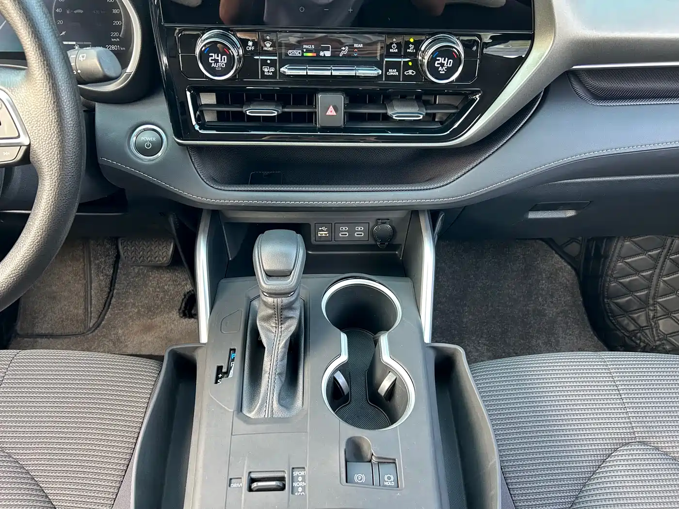 Toyota Highlander 2024 2.5L Smart Hybrid 4WD Elite 7-seater фото 16