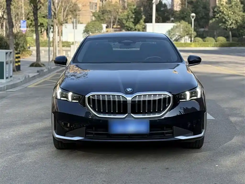 BMW 5 Series 2024 525Li Luxury Package фото 21