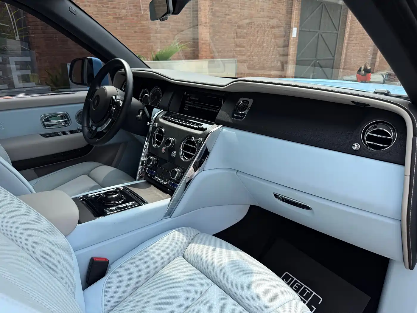 Rolls-Royce Cullinan 2018 4-Seater Version фото 9