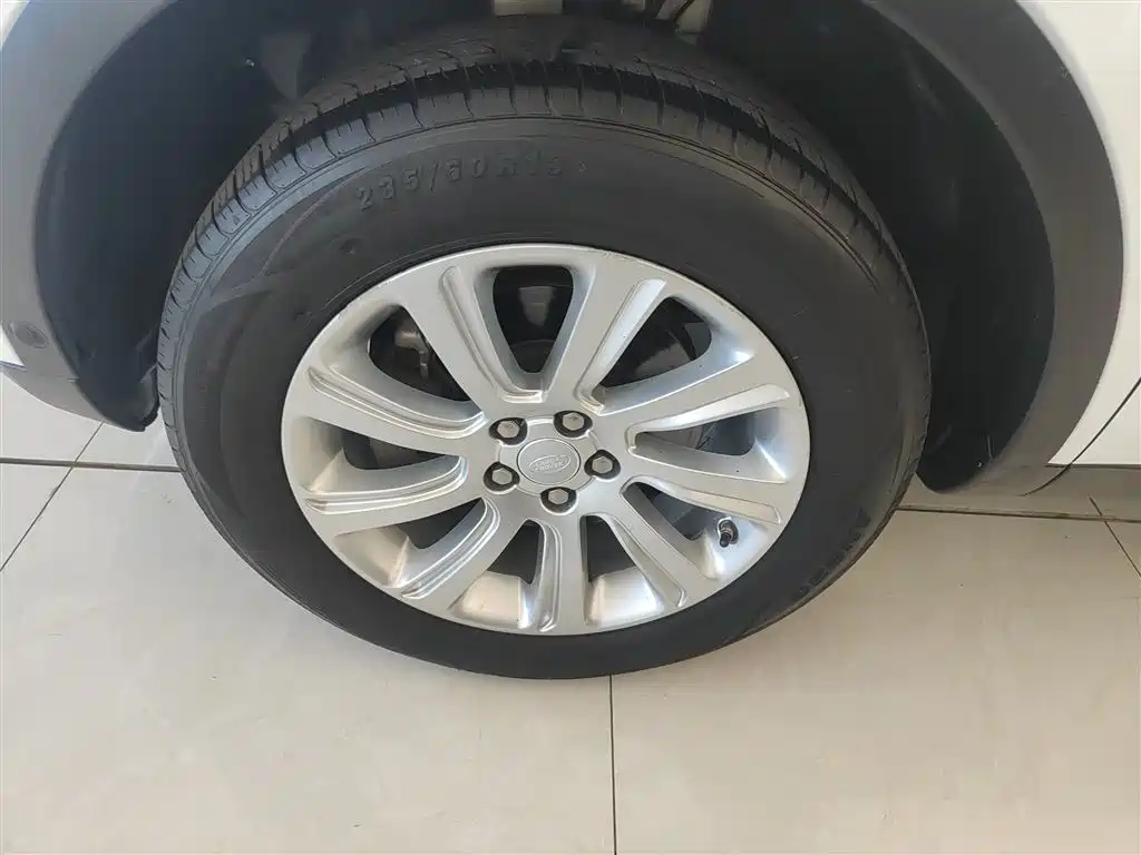 Land Rover Discovery Sport 2019 240PS SE Edition China VI фото 25