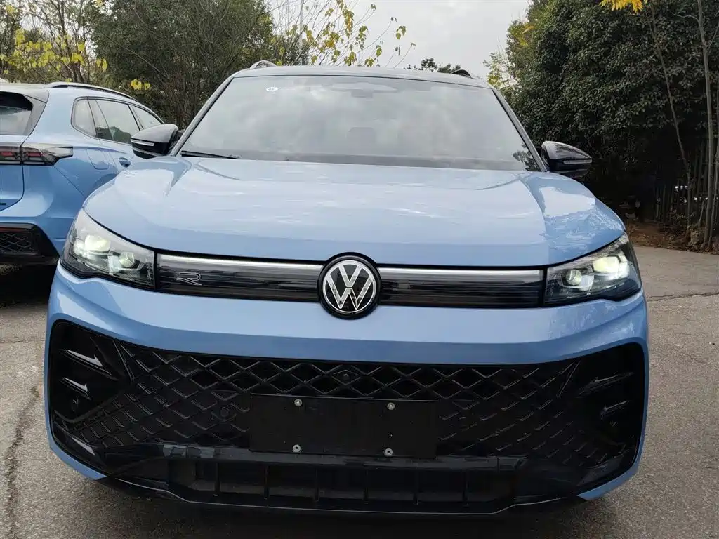 Volkswagen Tiguan L 2024 PRO 380TSI 4WD R-Line Premium Edition фото 3