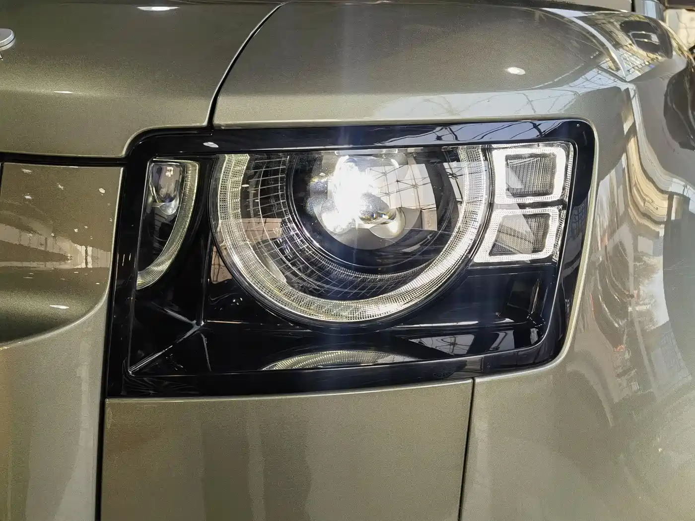 Land Rover Defender 2024 90 3.0T P400 HSE фото 21