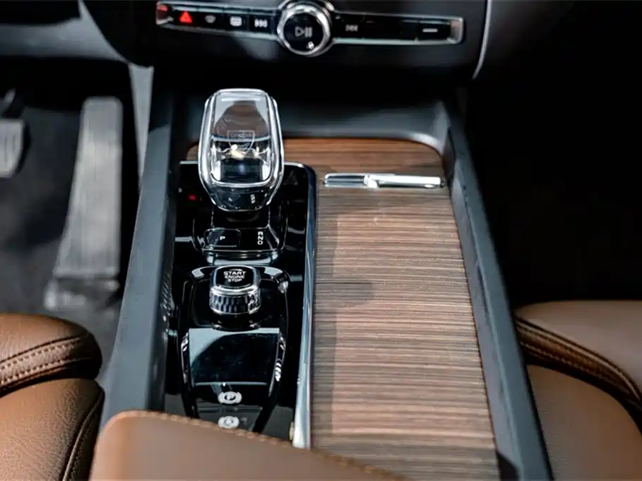 VOLVO XC60 PLUG IN HYBRID