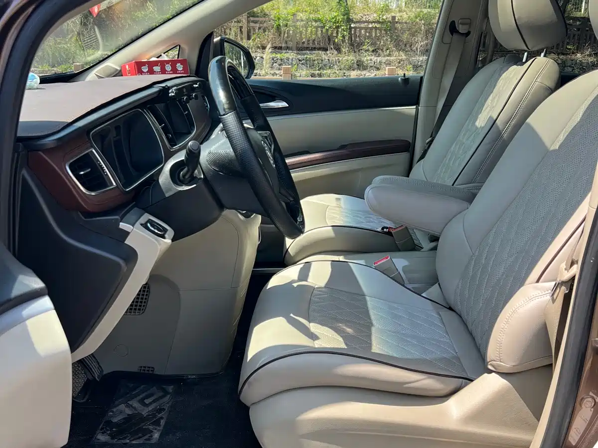 Buick GL8 2018 28T Luxury Model China VI фото 7