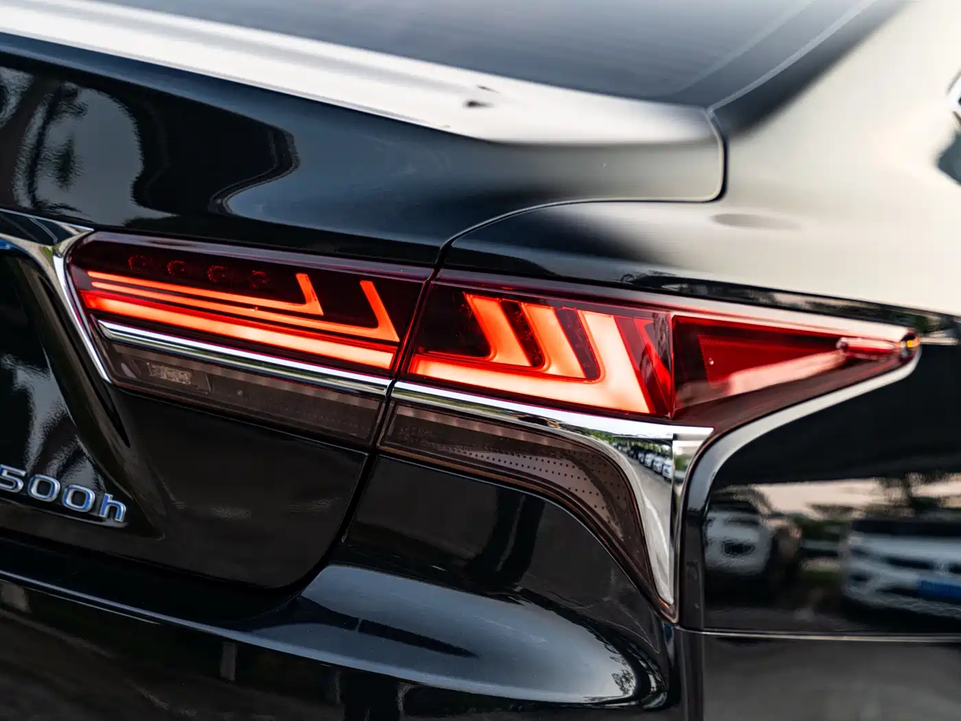 Фото 8 - Lexus LS