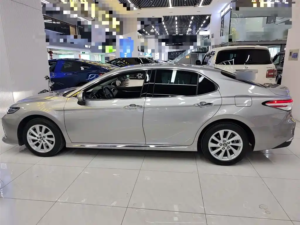 Toyota Camry 2023 2.0G Luxury Edition фото 5