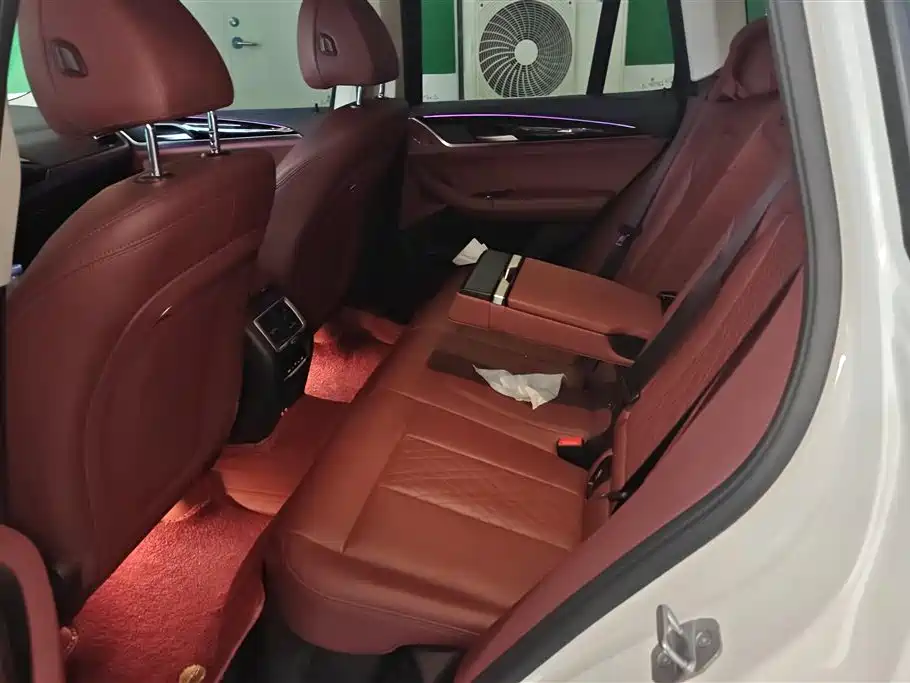 BMW iX3 2024 Leading Edition фото 11
