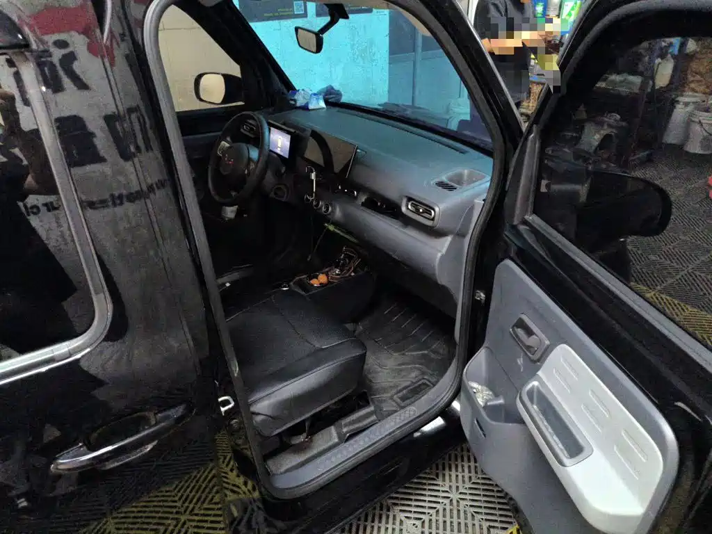 Wuling Motors Wuling Zhiguang NEV 2025 2025 Model 305km Base Version