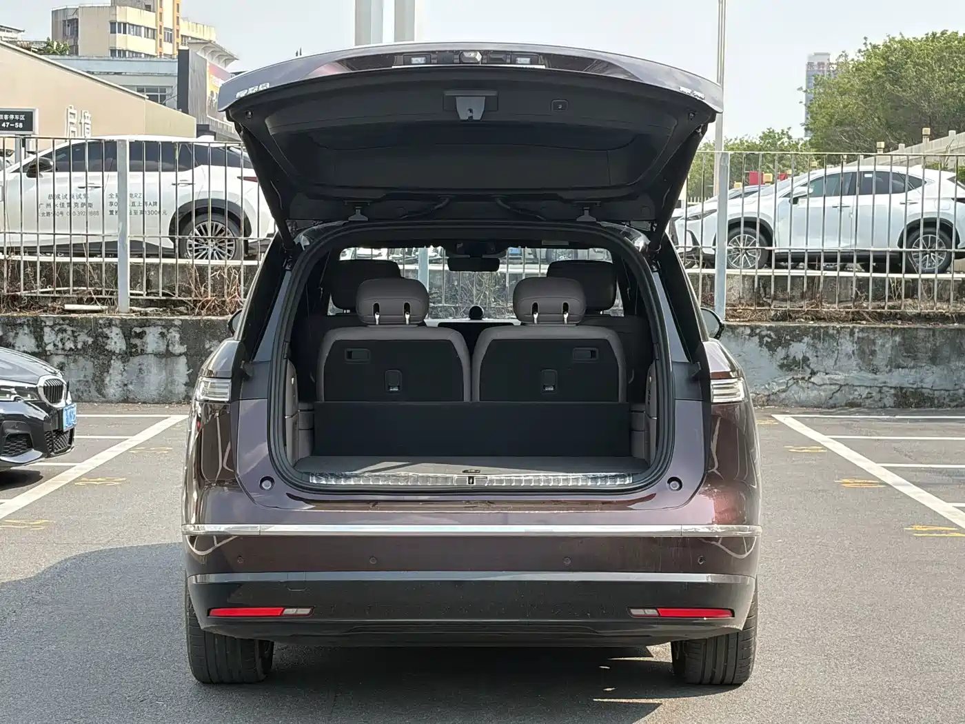 NIO ES8 2026 2025 Model 6-Seat Executive Luxury Edition