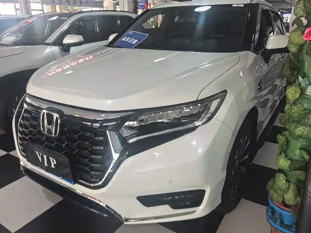 HONDA UR V