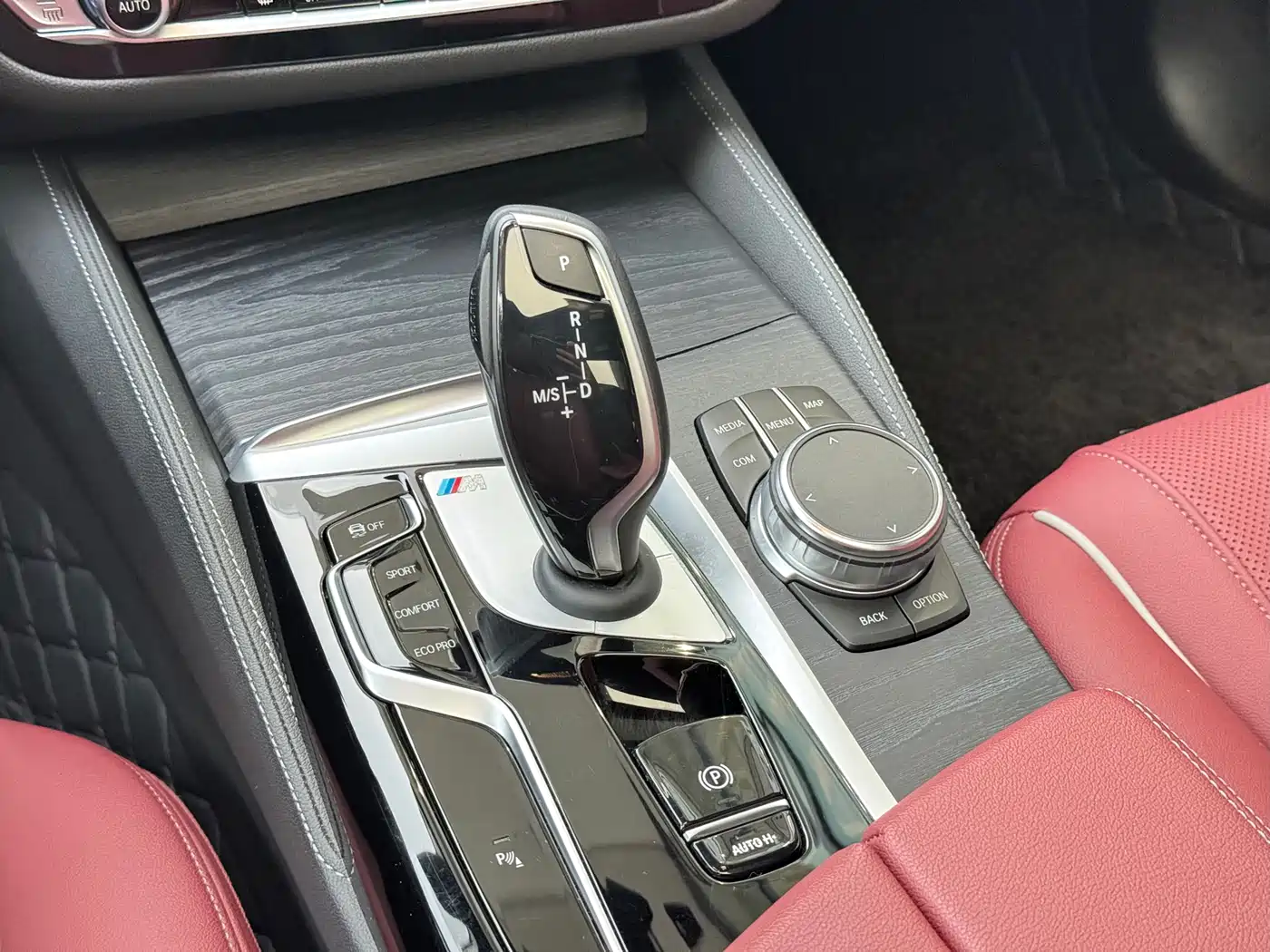 BMW 5 Series 2023 530Li Leading M Sport Package фото 17