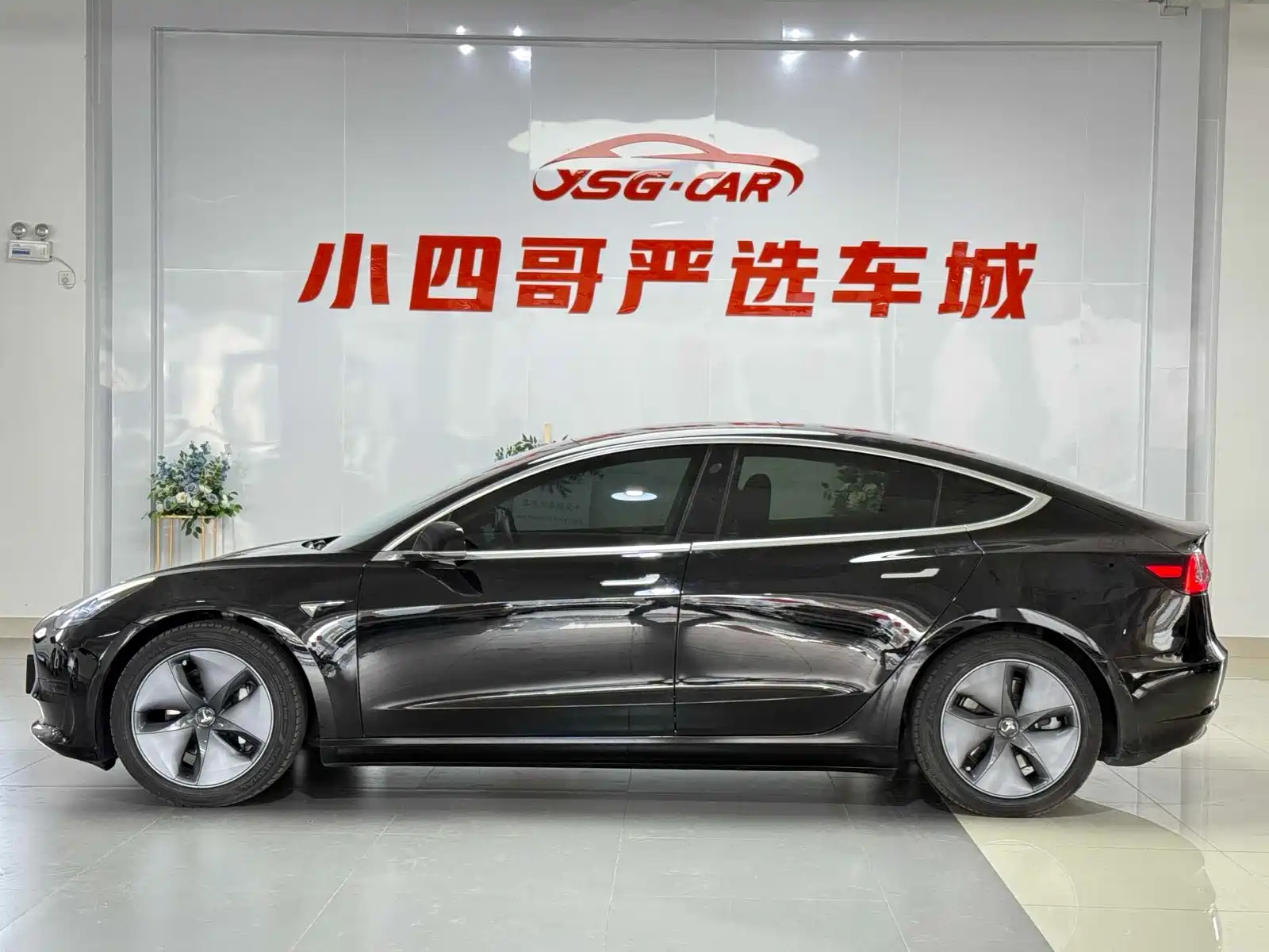 Фото 4 - Tesla Model 3