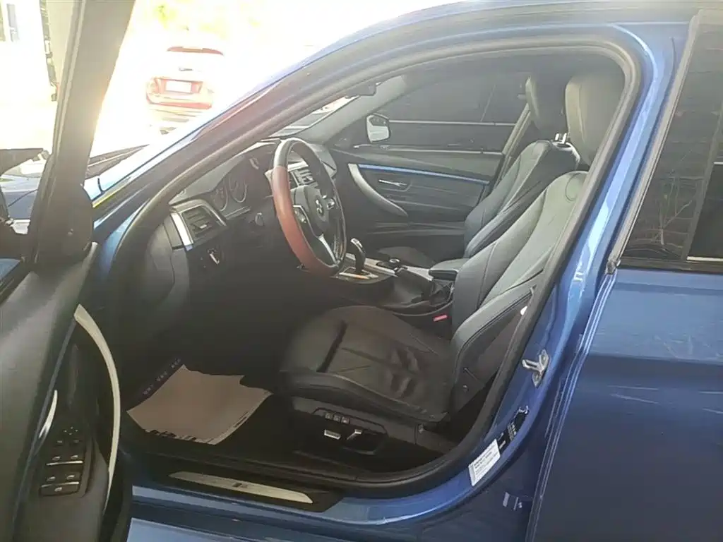 BMW 3 Series 2019 320i M Sport Package фото 15