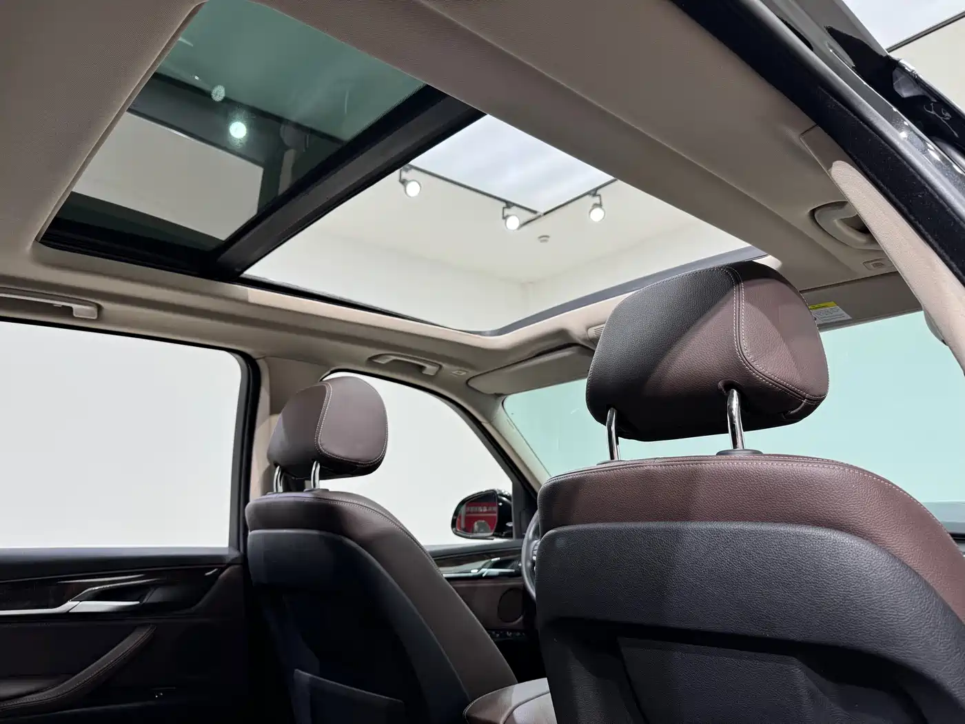 BMW X5 (Import) 2018 xDrive35i Elegant Model фото 33
