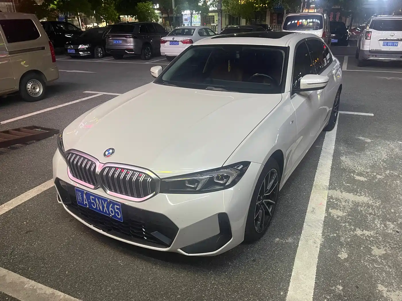 Photo 1 - BMW 3 Series