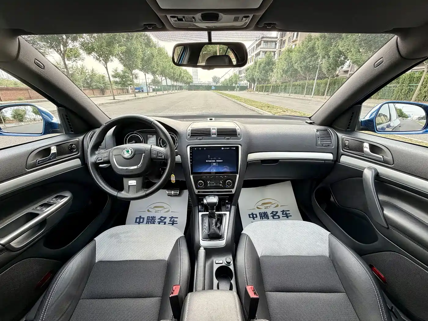 Škoda Octavia 2010 2.0TSI RS фото 16