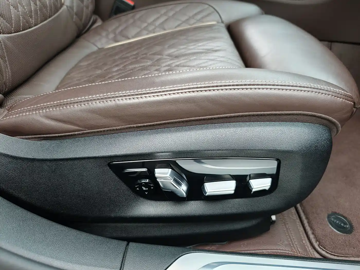 BMW 7 Series 2021 Model 740Li Premium M Sport Package фото 23