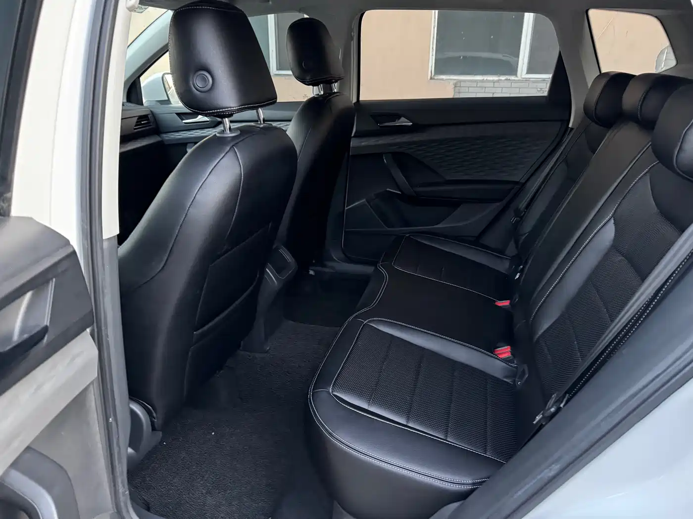 Volkswagen Tharu 2022 280TSI FWD Luxury Edition фото 11