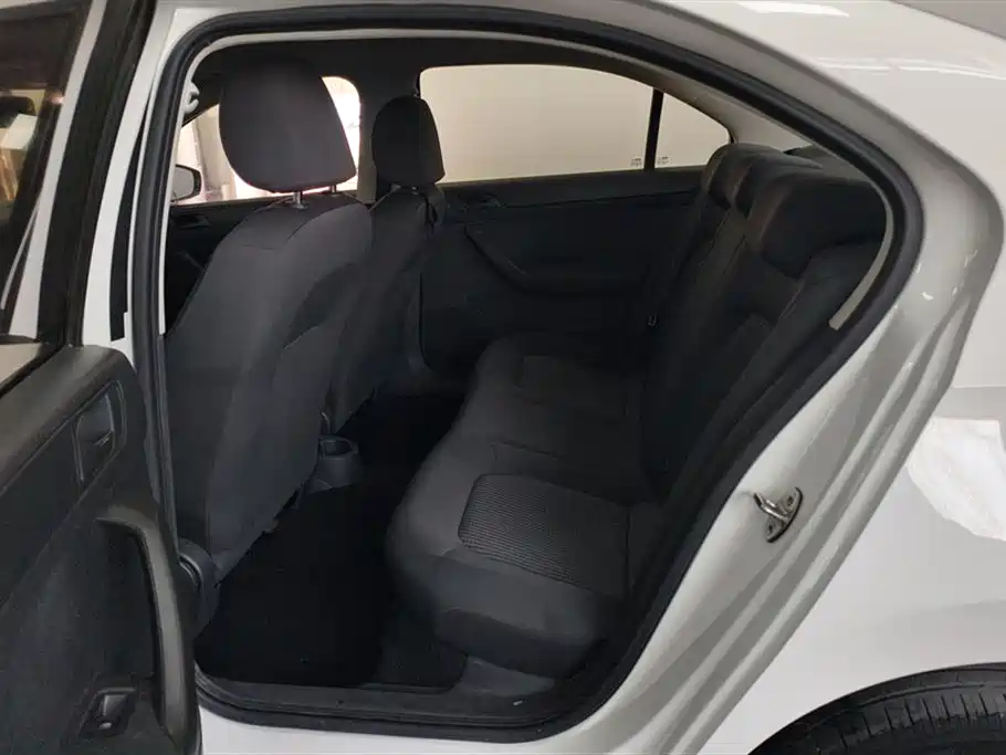 Volkswagen Santana 2016 1.4L Manual Trend Edition фото 11