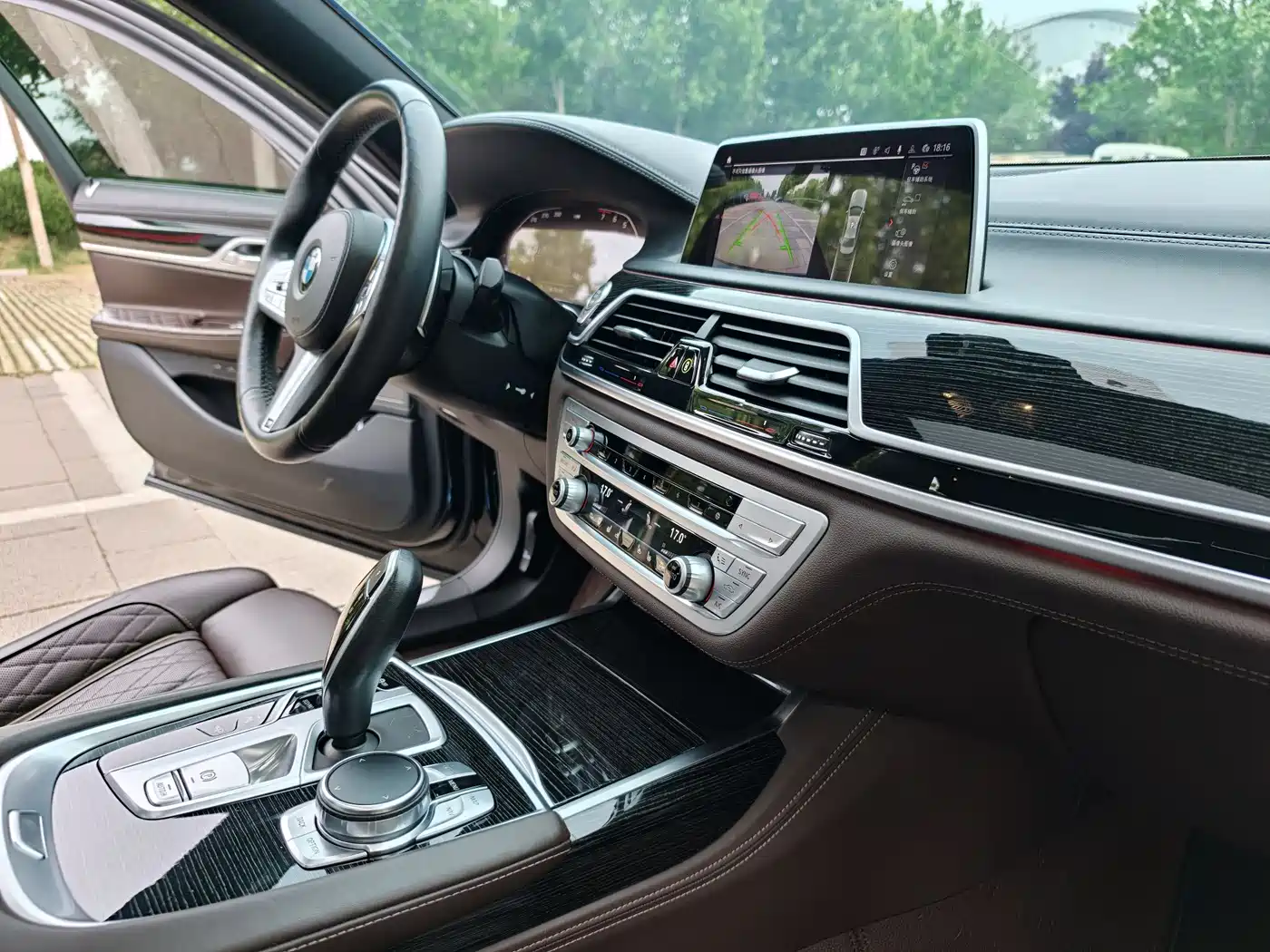 BMW 7 Series 2021 Model 740Li Premium M Sport Package фото 24