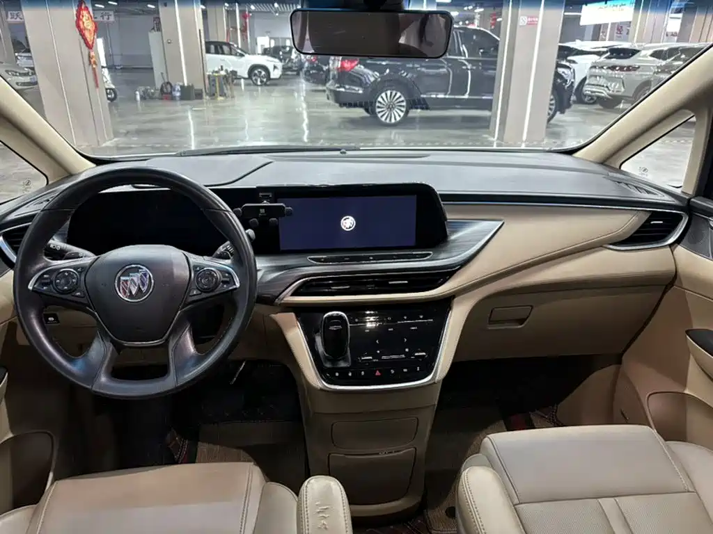 Фото 20 - Buick GL8