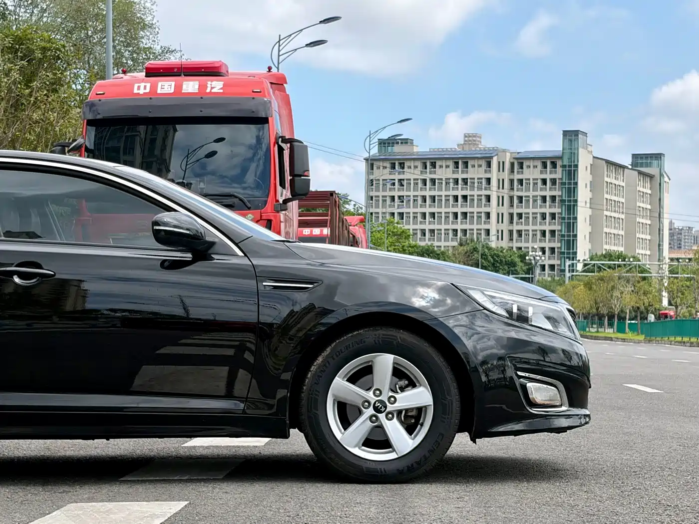 Photo 5 - Kia K5