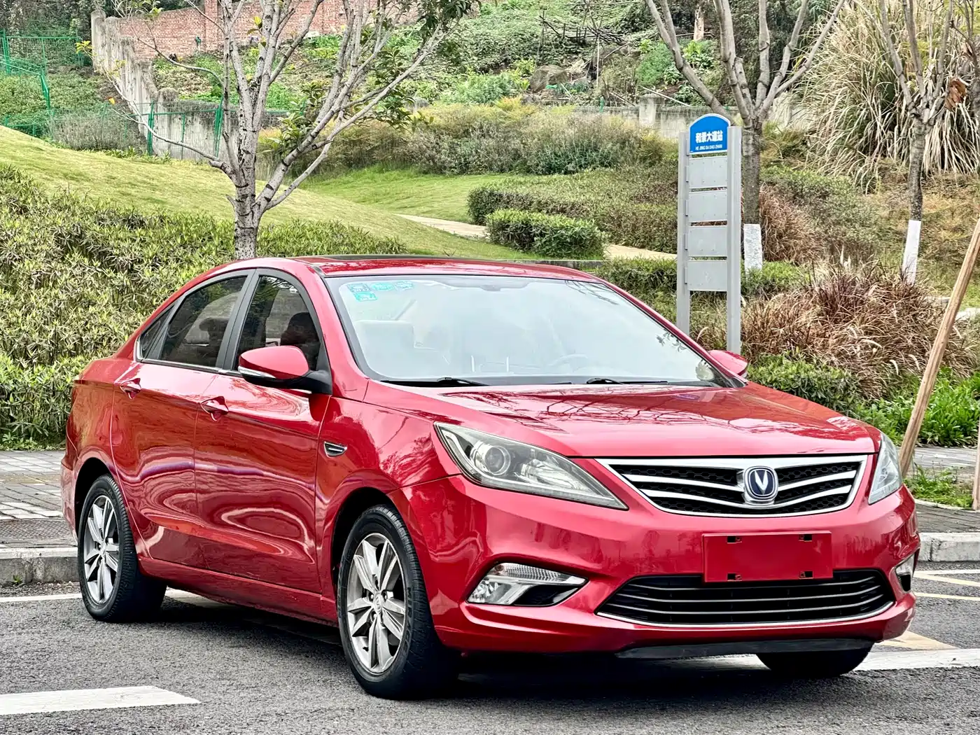 Фото 3 - Changan Eado