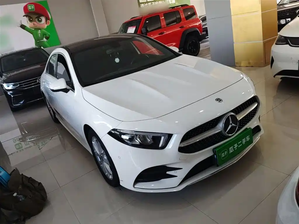 Mercedes-Benz A-Class 2019 A 200 L Sport Sedan фото 4