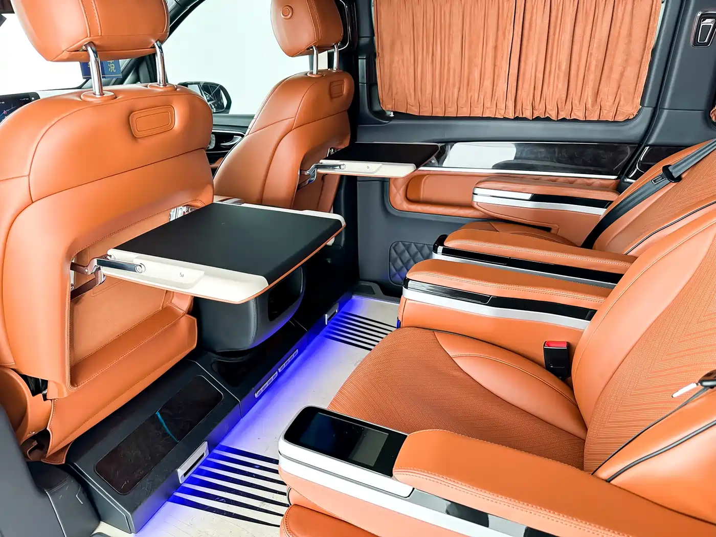 Mercedes-Benz V-Class 2021 V 260 L Long Wheelbase Premium Edition фото 10