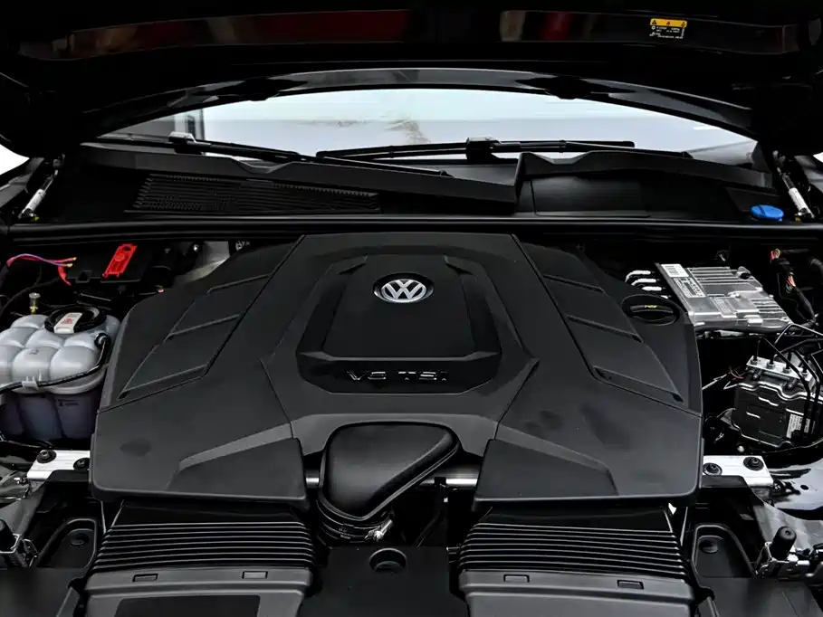 Volkswagen Touareg 2023 3.0TSI R-Line Classic Sports Package фото 38