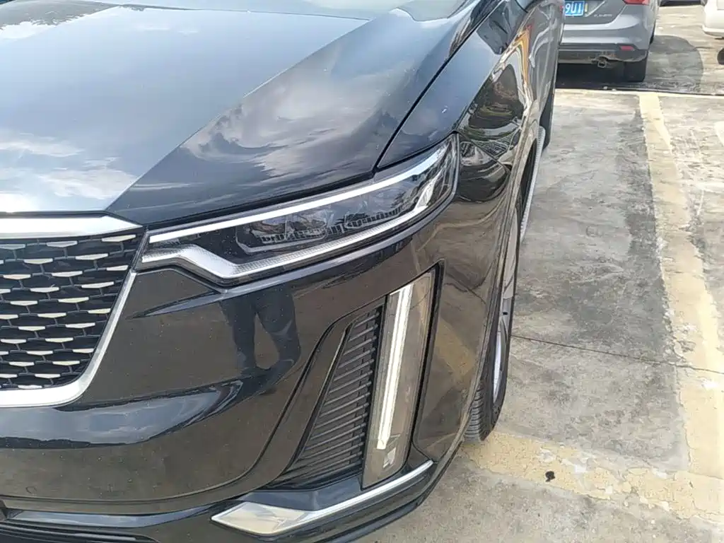 Photo 24 - Cadillac XT6