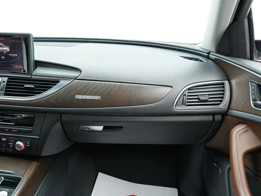 Audi A6L 2015 35 FSI quattro Comfort фото 14