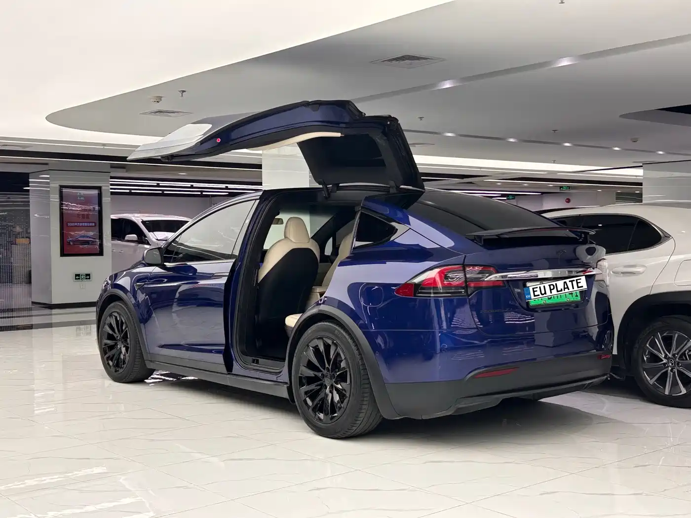 TESLA MODEL X
