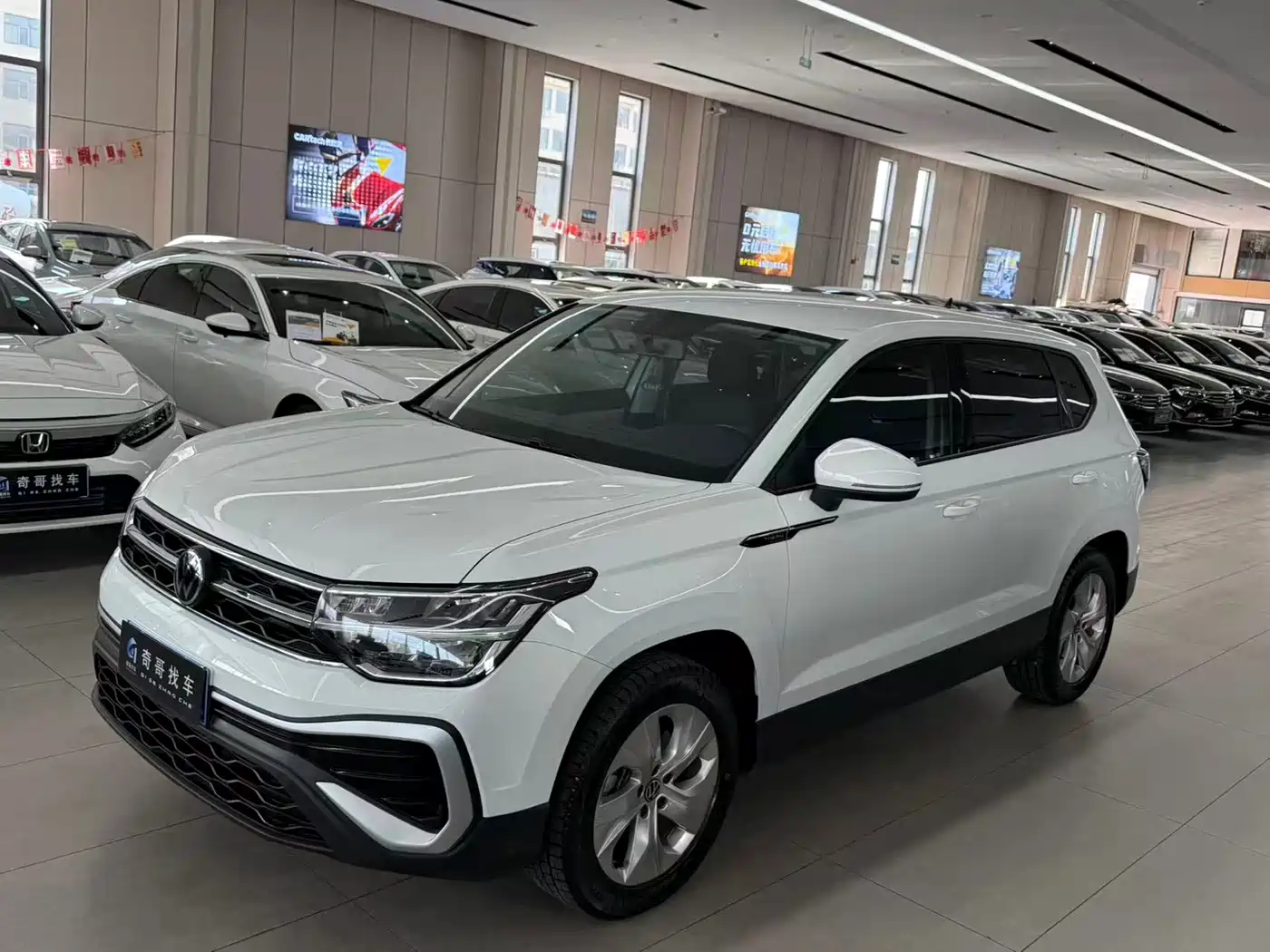 Volkswagen Tharu 2023 300TSI 2WD New Moon Edition фото 3