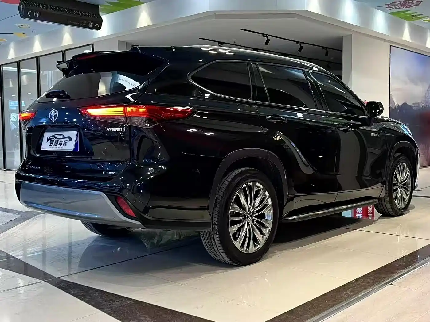 TOYOTA HIGHLANDER