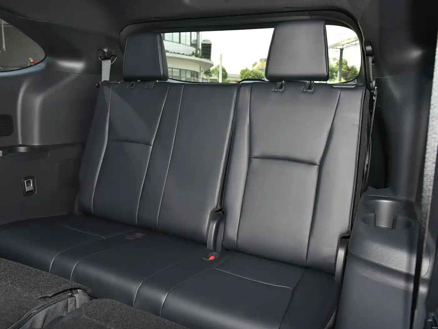 Toyota Crown Kluger 2024 2.5L HEV 4WD Luxury Edition фото 16