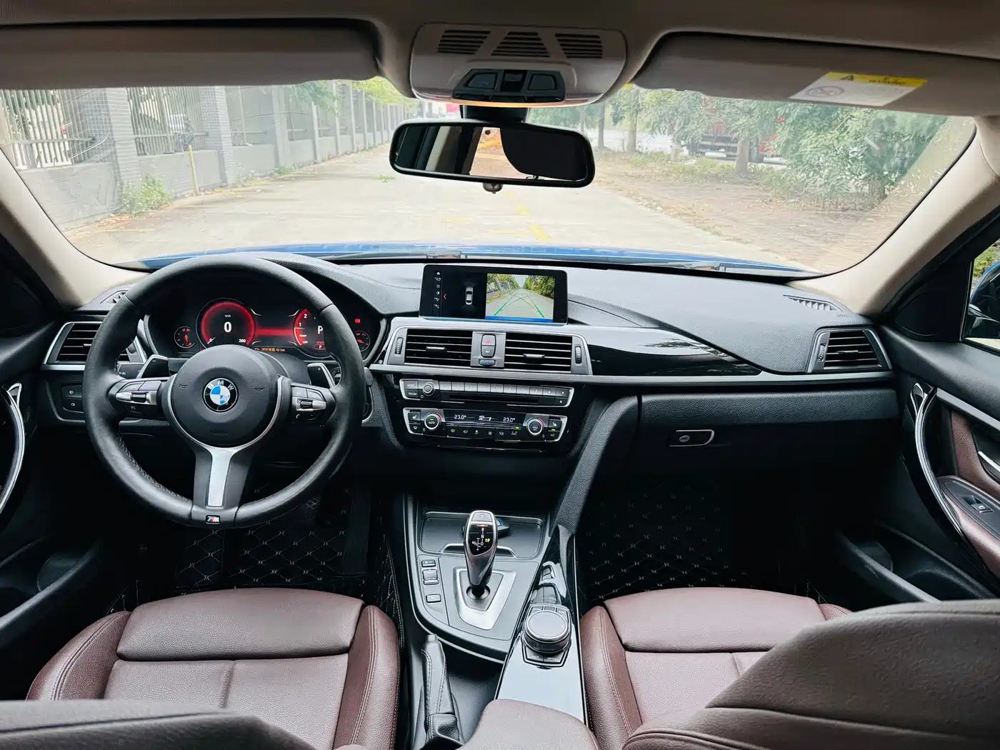 BMW 3 Series 2019 320Li M Sport Package фото 13