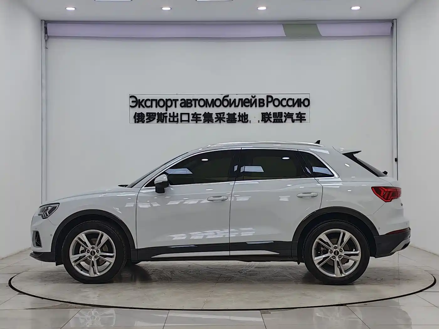 Audi Q3 2022 35 TFSI Fashion Elegance фото 5