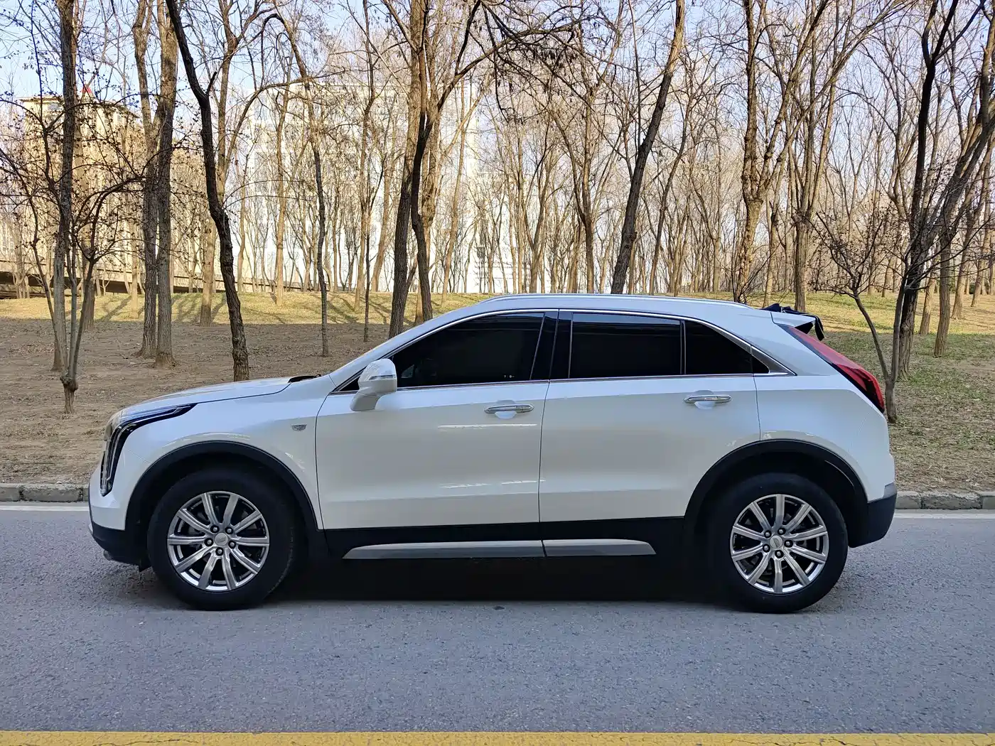 Cadillac XT4 2021 28T FWD Premium Edition фото 3