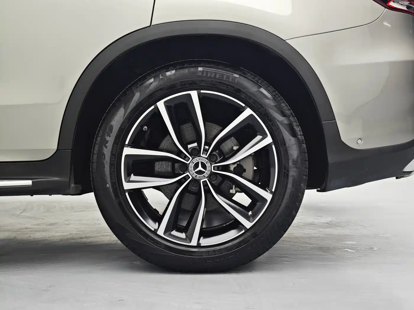 Mercedes-Benz GLC 2020 Facelift GLC 300 L 4MATIC Dynamic фото 13