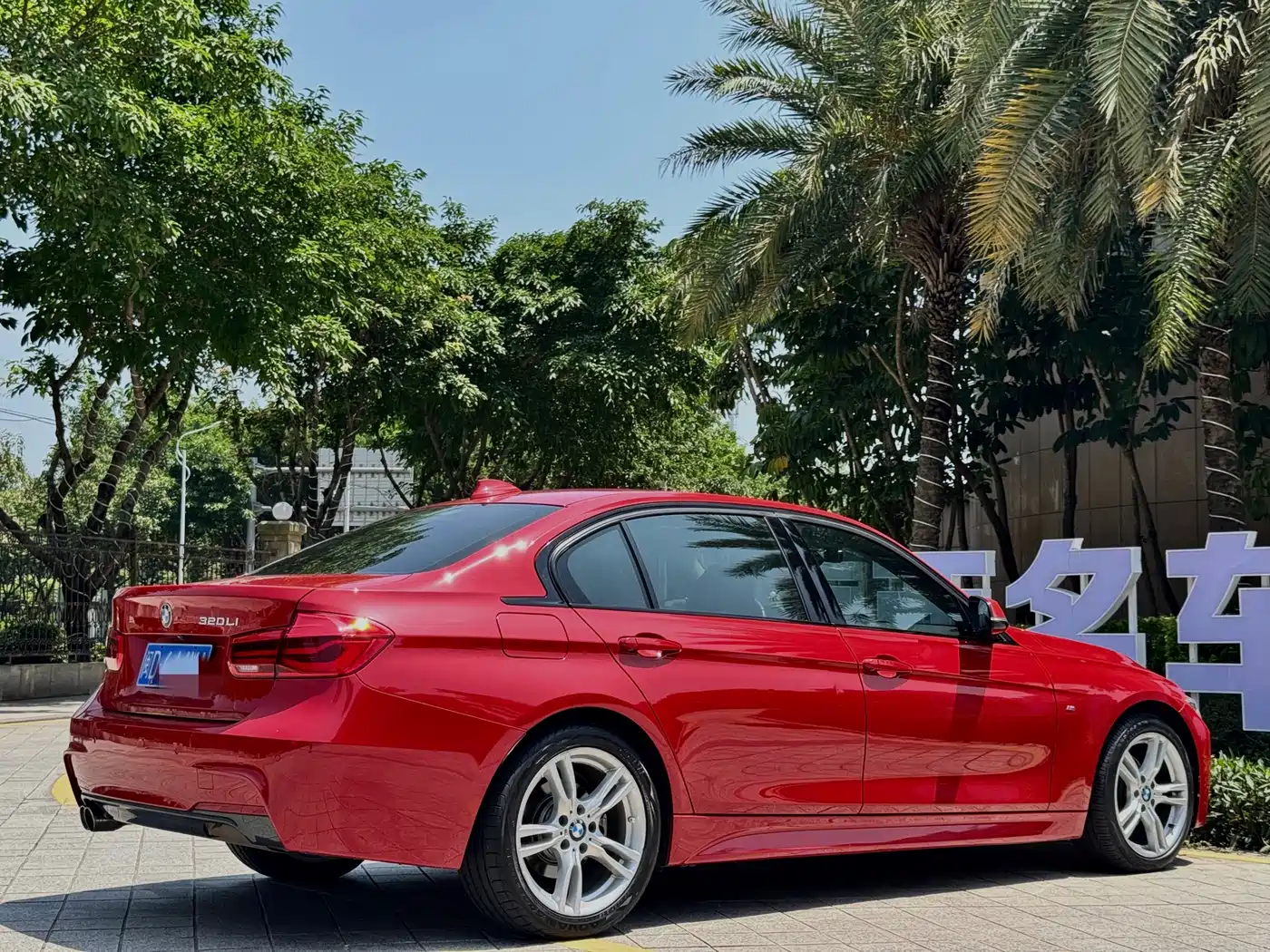 BMW 3 Series 2018 320Li Leading M Sport Package фото 4
