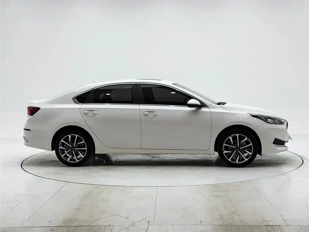 Kia K3 2021 1.5L CVT Refreshed Edition фото 9