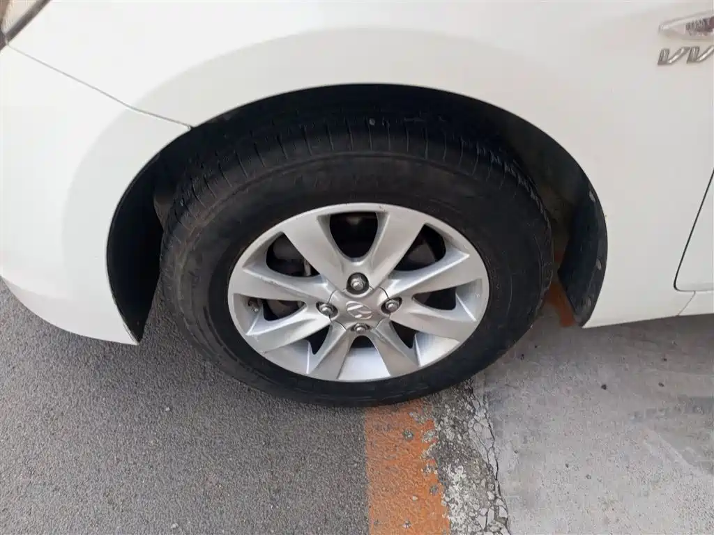 Hyundai Verna 2014 1.4L Manual Smart GLS фото 23