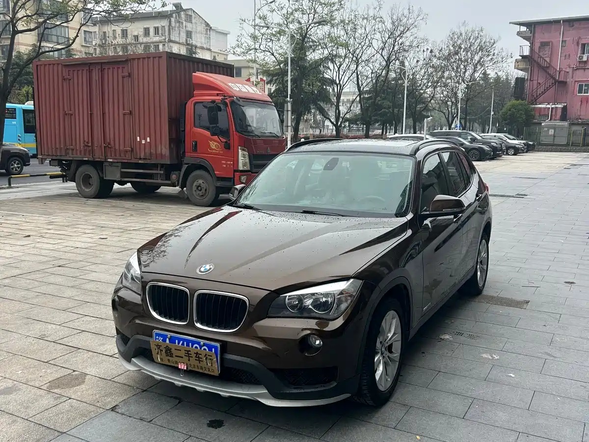 BMW X1 2014 sDrive18i Fashion Edition фото 2