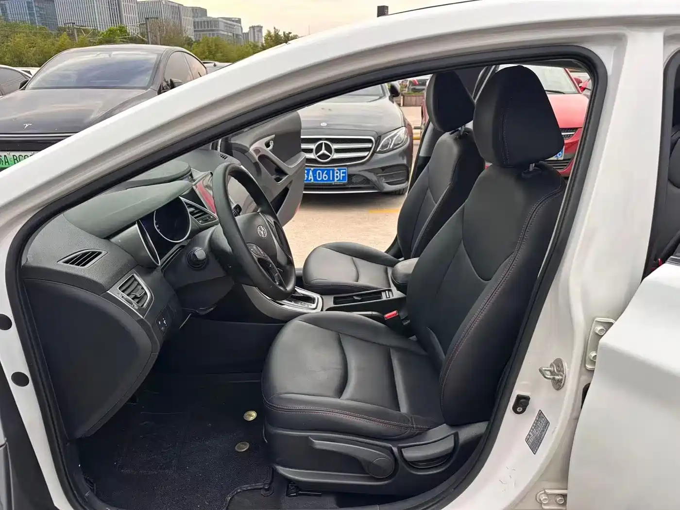 Hyundai Langdong 2015 1.6L Auto Premium фото 4
