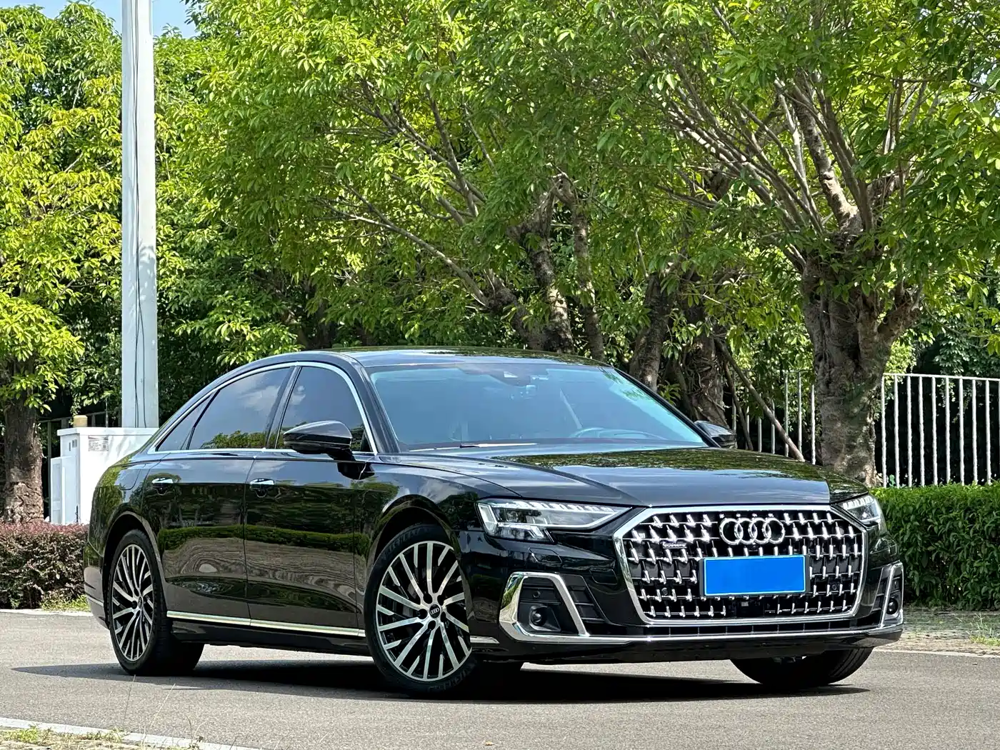Audi A8 2023 A8L 55 TFSI quattro Flagship фото 3