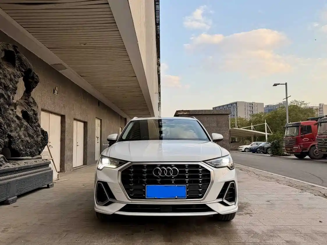 Audi Q3 2021 35 TFSI Fashion Sport фото 2