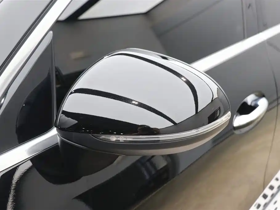 Mercedes-Benz GLC 2023 GLC 260 L 4MATIC Luxury 5-Seater фото 29