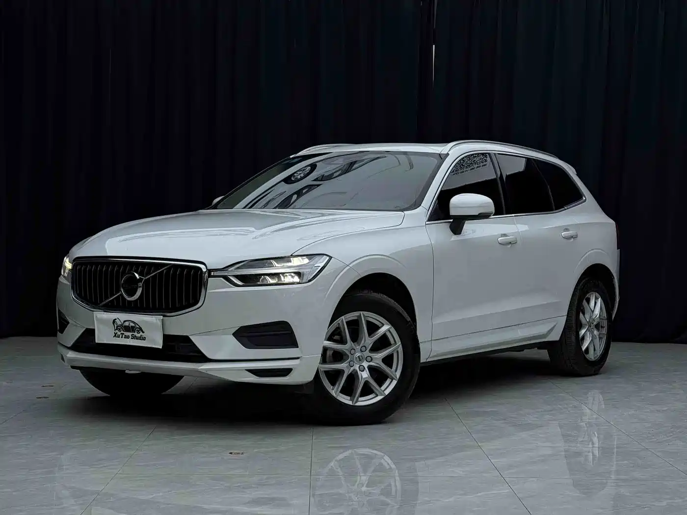 Volvo XC60 2018 T5 AWD Momentum Edition фото 2